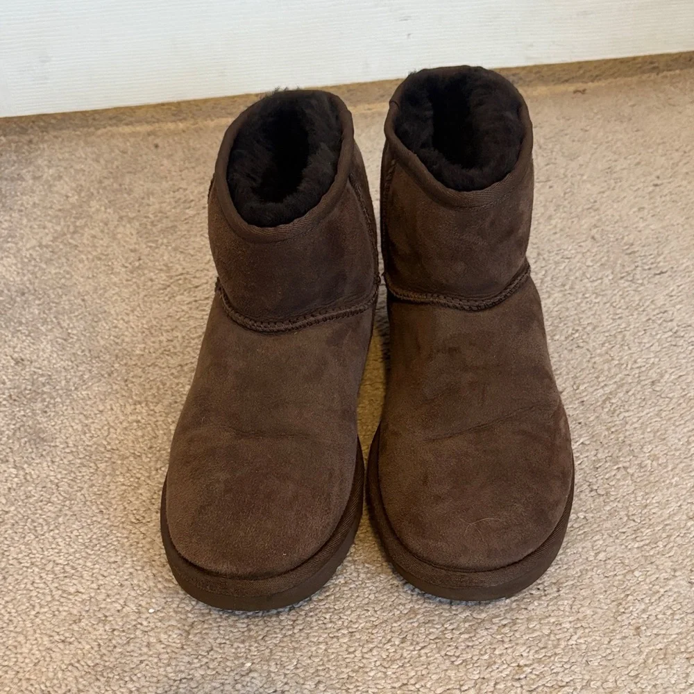 Brown Mini Uggs - Picture 2 of 9